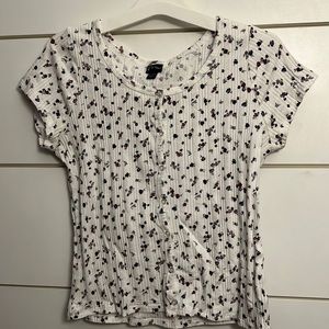 Kids t-shirt. Size 18/20. Small spot at bottom. Selling super cheap.